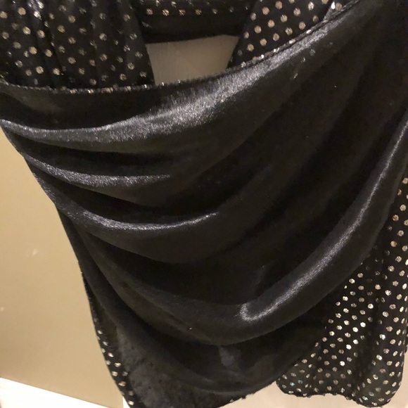 Style scarf looks nice with shirt - Picture 5 of 5